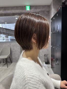 アルカナ(Arcana) 前下りショートボブ/ショートボブスタイル