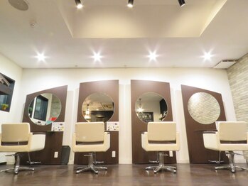 ジェムヘアー(J'aimeHair)の写真/髪をいたわり、その人だけのデザインにこだわる。ちょっとした悩みも話しやすい空間に帰りはきっと笑顔に。