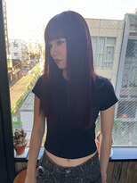 ビハインドザカーテン(BEHIND THE CURTAIN) ロングレイヤー×ワイドバング×赤カラー