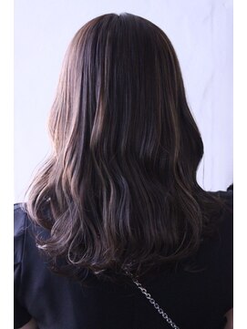 エヌドット 高井田(n.) 20代30代・ミディアムレイヤー×Addicthy Color