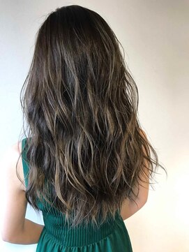 ボタニウム バイ アールサロン(BOTANIUM by RrSALON) 透明感オリーブグレージュ×ウェーブスタイル