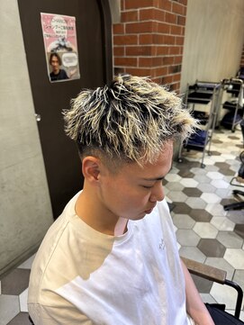 シェノン オム 梅田(CHAINON HOMME) MEN'S HAIR/ハイトーン/アップバング/ピンパーマ