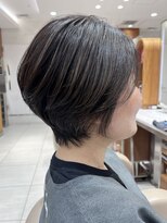 ピークアブー アヴェダ ギンザシックス(PEEK-A-BOO AVEDA GINZASIX) 【暗髪ショート】極細ハイライト 立体感 大人ショート 銀座◆