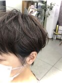 耳かけコンパクトショートボブ・セピアグレージュ