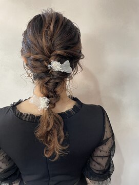 ビスクヘアデザイン(bisq hair design) 編みおろしアレンジ