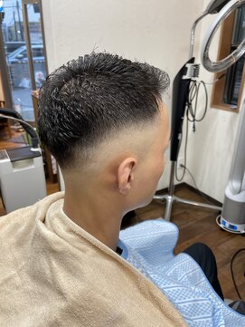 バーバー ヤングケン(BARBER YOUNGKEN) スキンフェード　アイロンスタイル