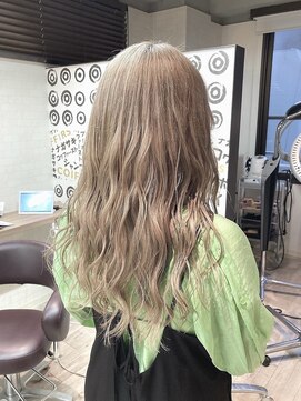 コワファーストナガサキシャンプーボーイ(COIFF1RST NAGASAKI SHAMPOO BOY) ブリーチ2回ホワイトベージュ☆