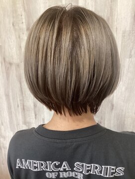 ヴィラックスヘア(ViLax Hair) ヨーロピアン風ショートボブ