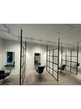 【アットホームな安らぎ空間♪】パーテーションで仕切られた落ち着いた店内で、安らぎながら綺麗になれる＊