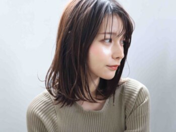 レム 上大岡(REM)の写真/白髪ぼかしハイライトで立体的な仕上がりに◎低刺激×高品質の薬剤で、ダメージレスにオシャレを楽しめる♪