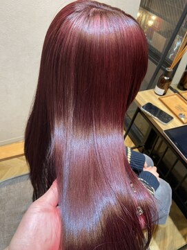 ネウィ 大分中央町店(newi) 深みチェリーレッドの艶ストレート