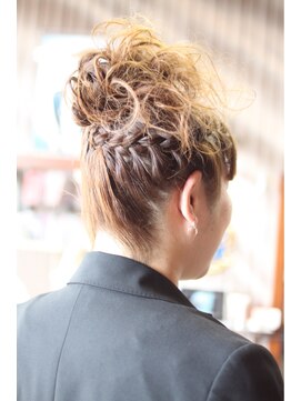 オーバーキャプテンネイキッド(OVER CAPTAIN NAKED) 縦長シルエットアップスタイル(結婚式)