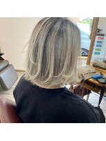 ブロー(Bro.)&nbsp;切りっぱなしボブ