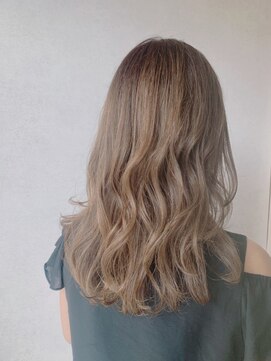 チーモ ハッピー ヘア メイク(CheeMo happy hair make) マロンアッシュのロングヘア