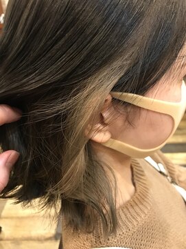 エミュー ラ ピエス(emu la piece) インナーカラー/グレージュヘア/うる艶髪/ブロンドヘア