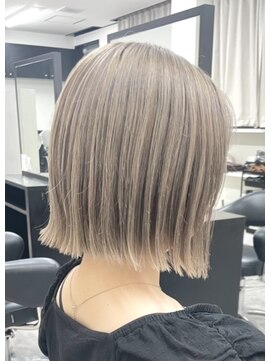 ロビィ ライカム店(LOBY) ホワイトベージュ