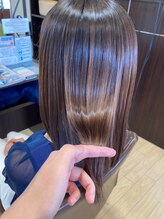 アッシュ アーティスティック スタジオ オブ ヘア(Ash artistic studio of hair)