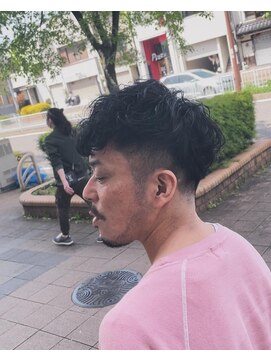 フォーコーナーズカットショップフェイビーズ 名古屋西(FourCornersCutShop favey's) Spain curl