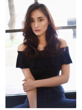 ジエクト ヴィシア(The Ect VIXIA) ヘルシーな色気ウェーブ！大人デジタルパーマロング