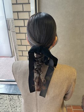 ツミキ(Tsumiki.) タイトめ編みおろしヘアアレンジ