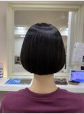 ミニボブ×前髪なし