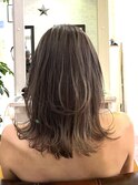 ミディアム　レイヤースタイル