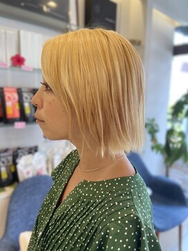 美粧ほそや 横浜反町 ブリーチボブ