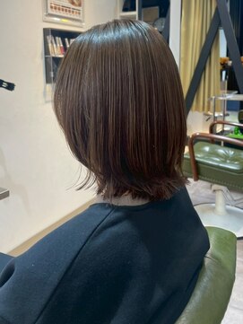 ノッポサン(Noppo3) 外ハネボブ ハイライト アッシュグレー 髪質改善 20代30代 艶髪