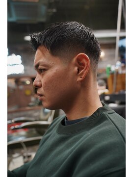 フォーコーナーズカットショップスリーセント 栄(FourCornersCutShop 3/cent) ミドルフェード