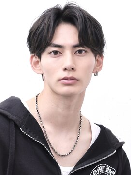 アーリー(Ali'i) 毛流れセンターパートニュアンスパーマコンマバング韓国ヘア