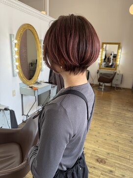 シャンプーボーイ 佐賀(SHAMPOO BOY) 上品白髪ぼかしショートボブ