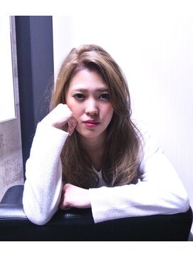 ジェリカ(Jlica) 明るめのアッシュ