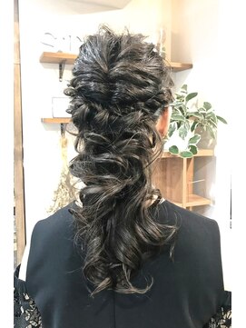 スタジオ 渋谷 原宿(Stujio) バックスタイルも華やかなハーフアップ