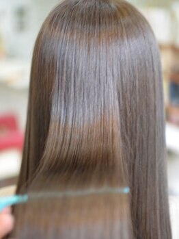 ヘアーデザイン キャンパス(hair design Campus)の写真/ダメージヘアには≪水素カラートリートメント≫を。カラーやパーマで傷んだ髪も潤いとツヤで満たします―。