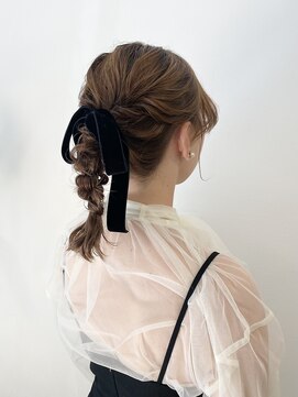 アヴェイル ヒロオ(a'vail Hiroo) 大好評ポニーテールアレンジヘアセット