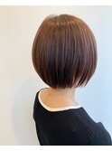 透明感ブラウンカラーのボブ