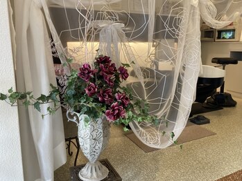サロンドブーケ(SalondBouquet)の写真/頭皮・髪・フェイスに同時に働きかけていく美バランスコース◎お姫様気分で受ける至福のスパタイム♪