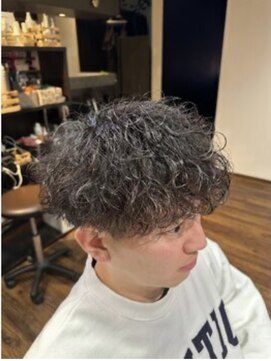 ランソ 新宿(RUNSO) スパイキーショート×フェザーパーマ×サーフカール