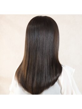 くせ毛やうねりでお悩みの方にオススメ♪髪質を見極め、あなたに合ったケアをご提案します◎