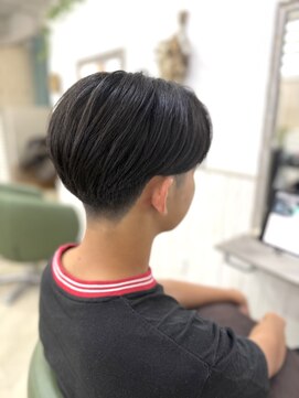 ルヴェール 北方店(LeVert) メンズセンター分け