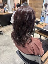 ビヨウシツ ポスタ&nbsp;ミディアムパーマ×ピンクブラウン　　野方理恵子