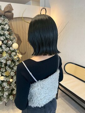 ミア(mia) 大人シアーベージュミニウルフボブミディアムレイヤー