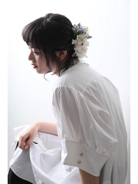 リノ 金山(Rino) デザインカラー/レイヤーカット/ウェットヘア/オリーブベージュ