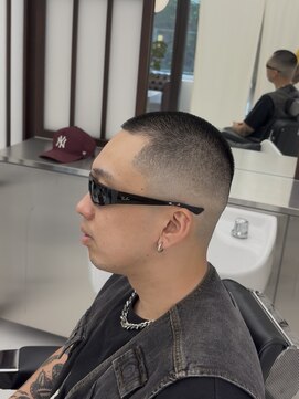 トウキョウ クラシック バーバー タウン(TOKYO CLASSIC BARBER TOWN) バズカット