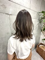 シャワー(SHOWER)&nbsp;ミディアムレイヤー/切りっぱなし/外はね/髪質改善/顔周り/前髪