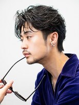 オーシャントーキョーオーバー 渋谷(OCEAN TOKYO OVER)&nbsp;波巻きツイストスパイラル刈り上げセンターパートフェザーパーマ