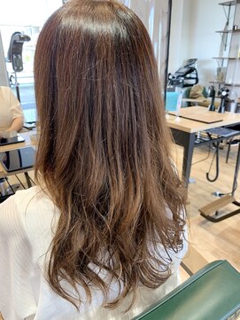 サラ(sarah) ナチュラルカールロングスタイル