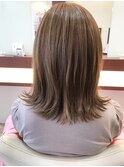 外ハネくびれミディアムヘアー