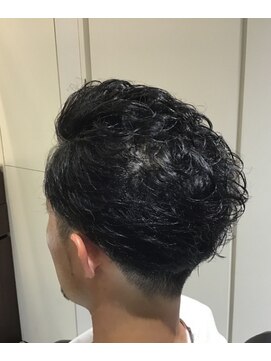 エヌドットバーバー ギンザ(N.BARBER GINZA) ウェーブ×ツーブロック　／くせ毛カット／七三分け／かき上げ