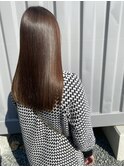 ナチュラルでサラサラ、ツヤツヤなストレートスタイル
